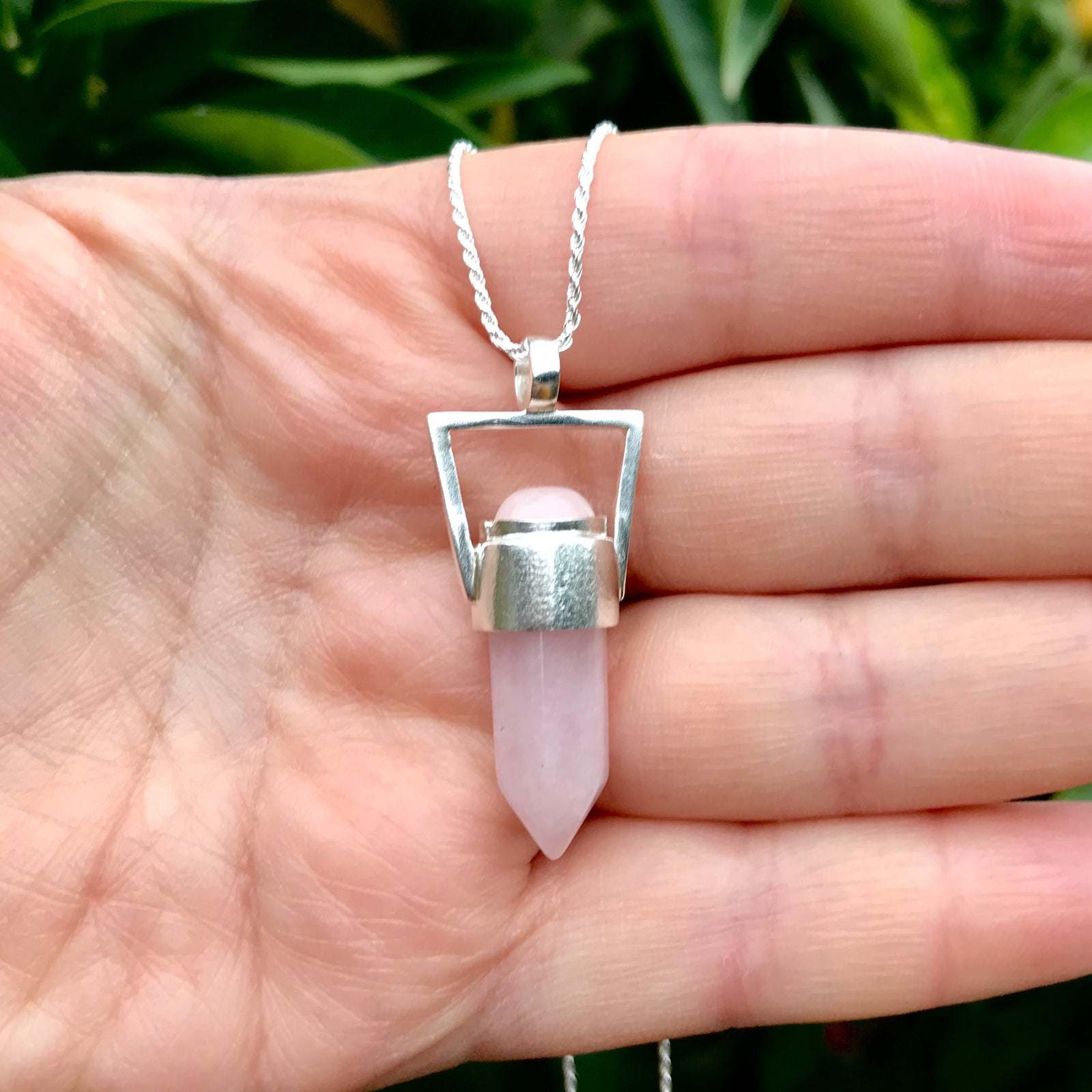 Colgante Geo Moon Cuarzo Rosa